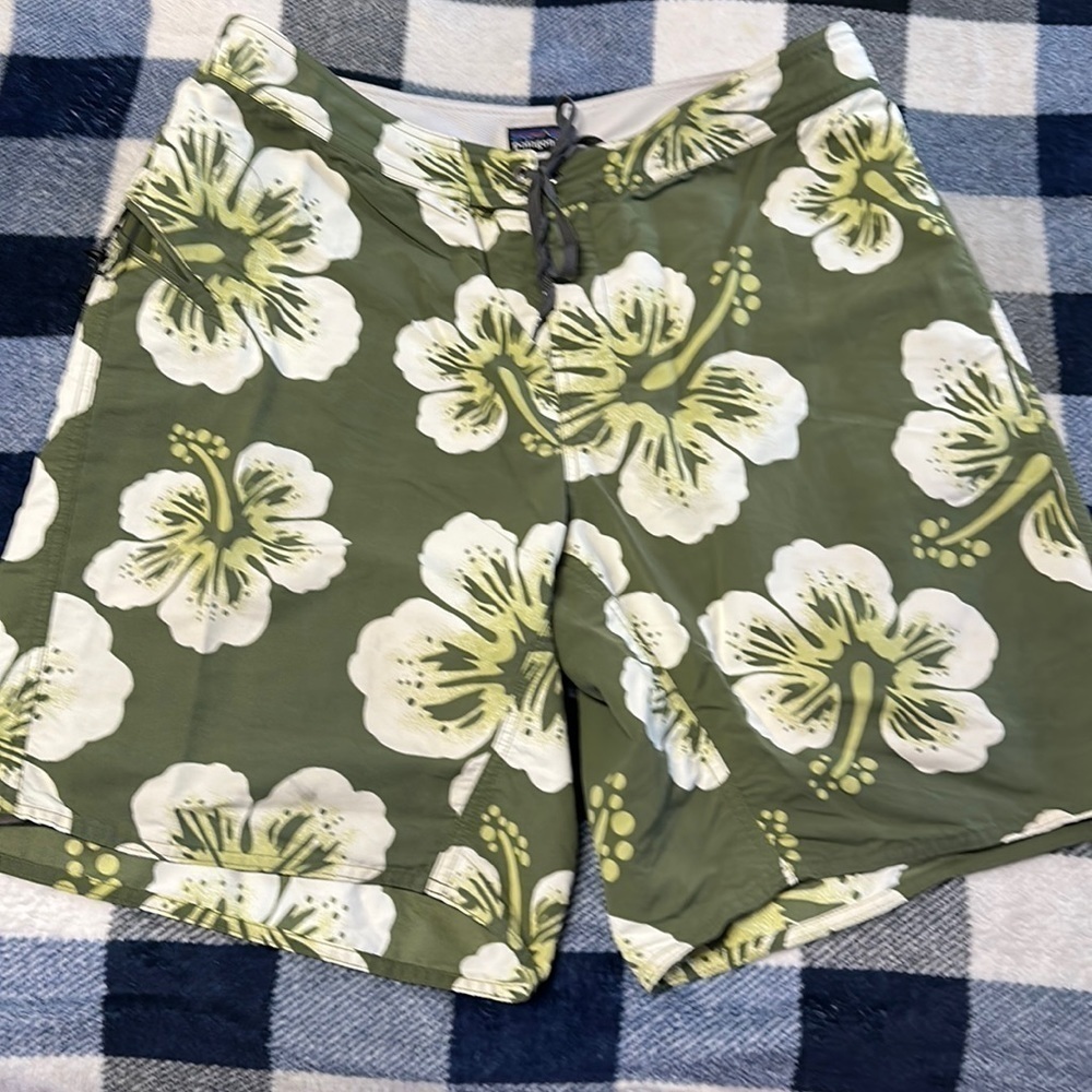 MENS patagonia sz 38 swim shorts
